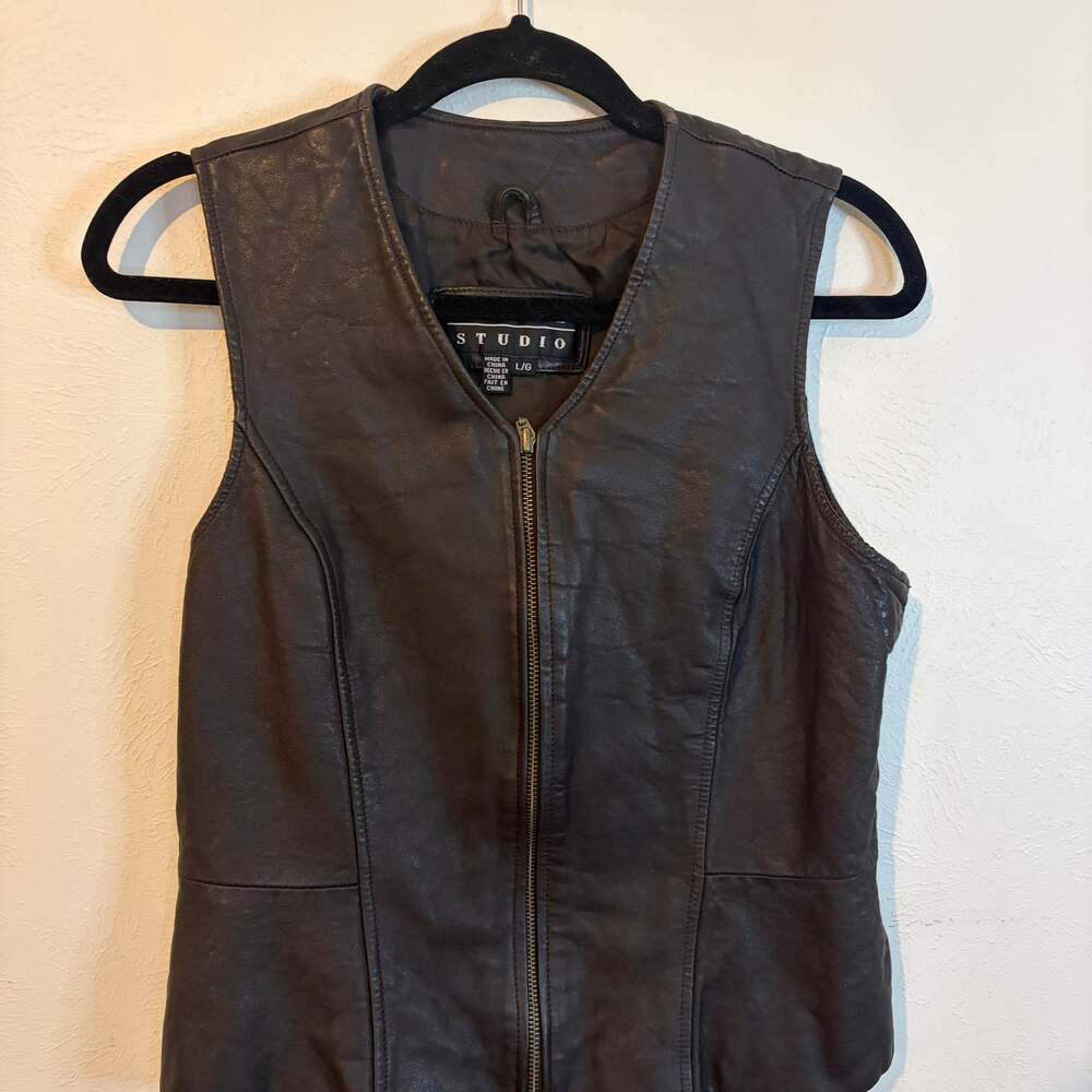 Siena Studio Women's Vintage Brown Genuine Leather Zip-Up Vest